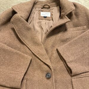 Universal Thread Women's Tan Coat Two Button XXL Very Nice